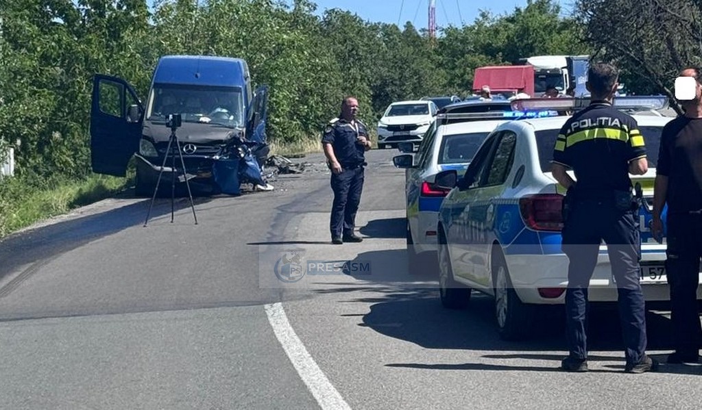 accident rutier microbuz duba masina (3).jpg