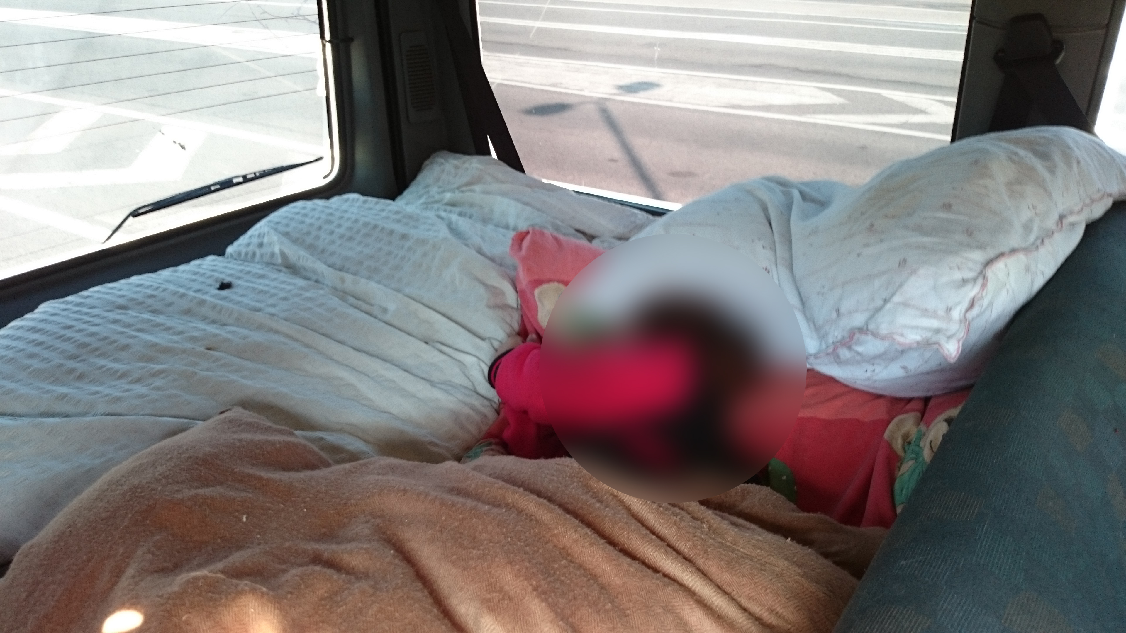 Frontieriștii au rămas surprinși! Și-a pus nepoata în portbagaj VIDEO