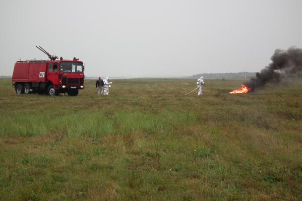 RECORD. SUTE de avioane survolează ZILNIC județul. Conflictul din Ucraina a schimbat rutele