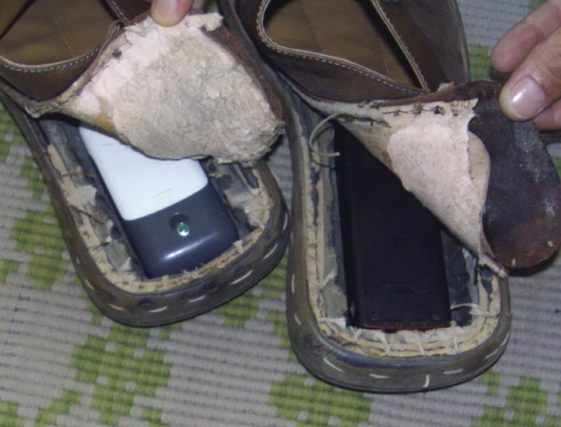 Cum ÎNCEARCĂ deținuții din Satu Mare să OBȚINĂ telefoane mobile. Caz concret