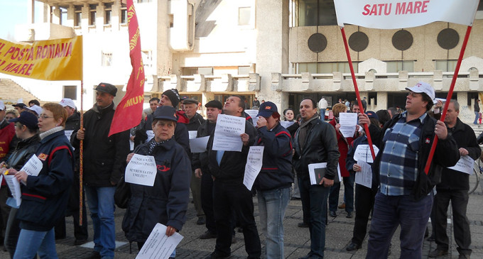 SUTE de sătmăreni s-au PREGĂTIT să picheteze Prefectura! PROTESTUL a fost AMÂNAT