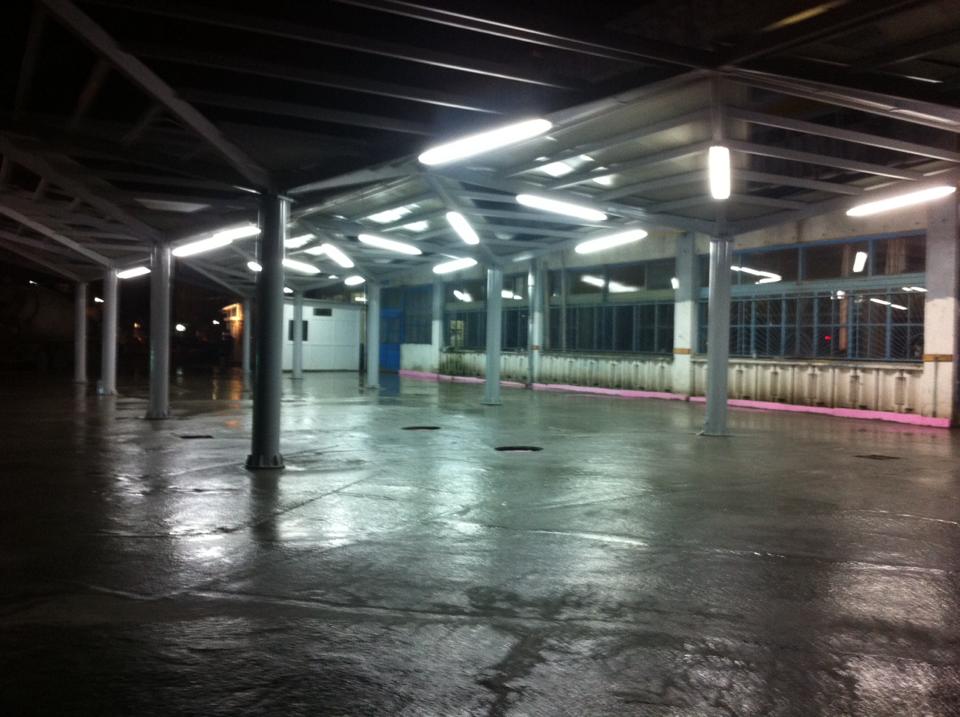 ULTIMĂ ORĂ: Lucrările la Piața SOMEȘ sunt pe FINAL. AZI a fost montat ACOPERIȘUL