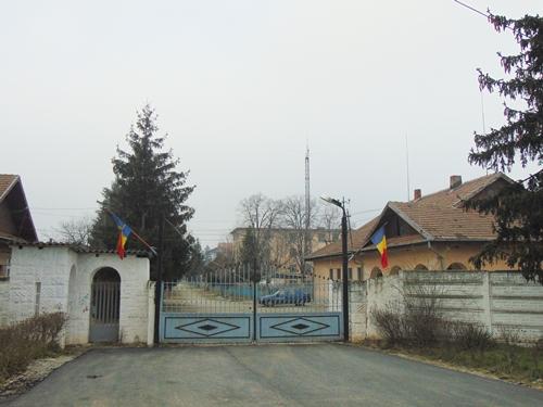 Autorităţile PROMIT că nu mai fac CENTRE pentru AZILANŢI în Satu Mare. SUTE de imigranţi sunt deja în Satu Mare