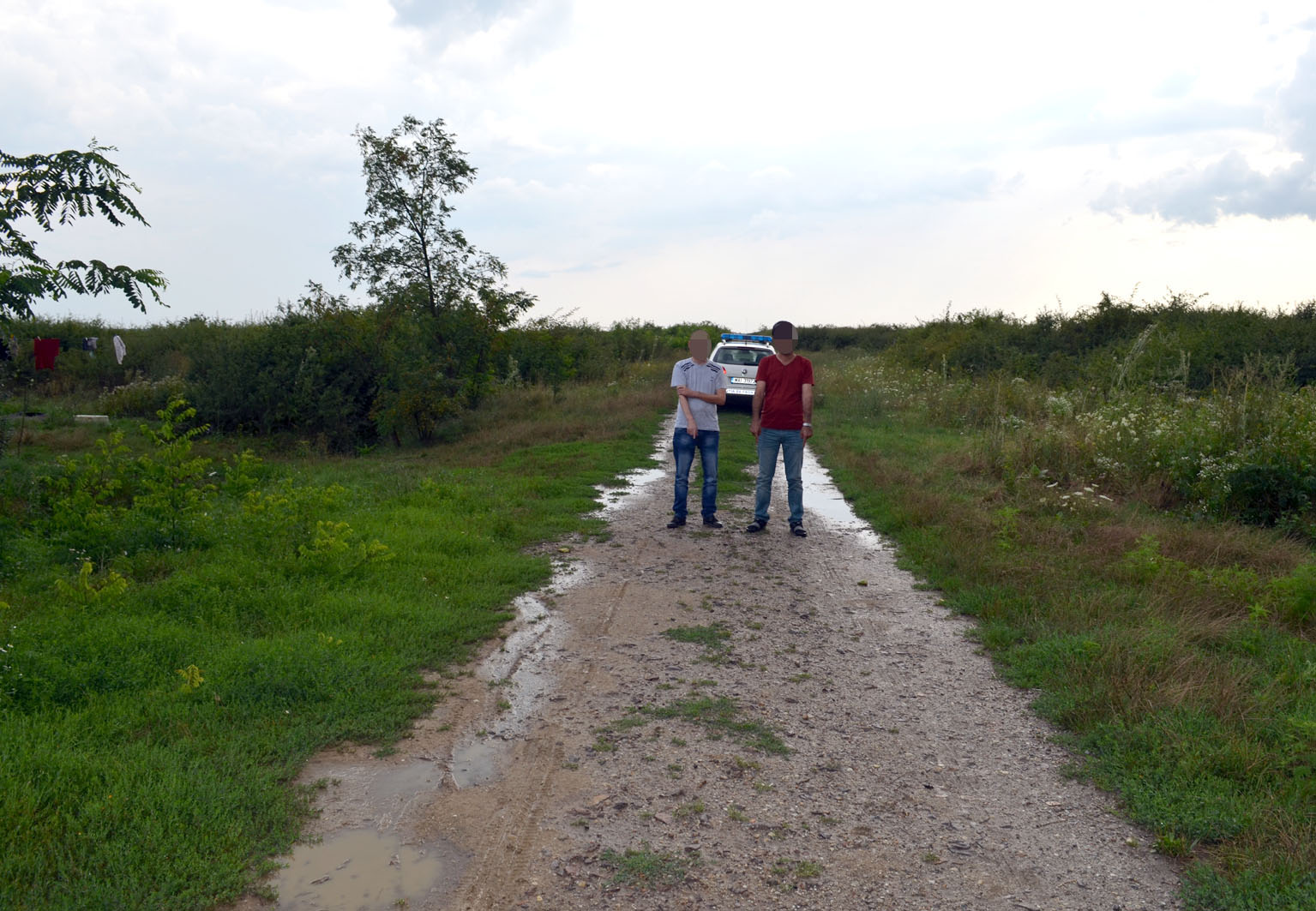 Vin MIGRANȚII în Satu Mare. Afgani și pakistanezi, PRINȘI la Halmeu și Tarna Mare