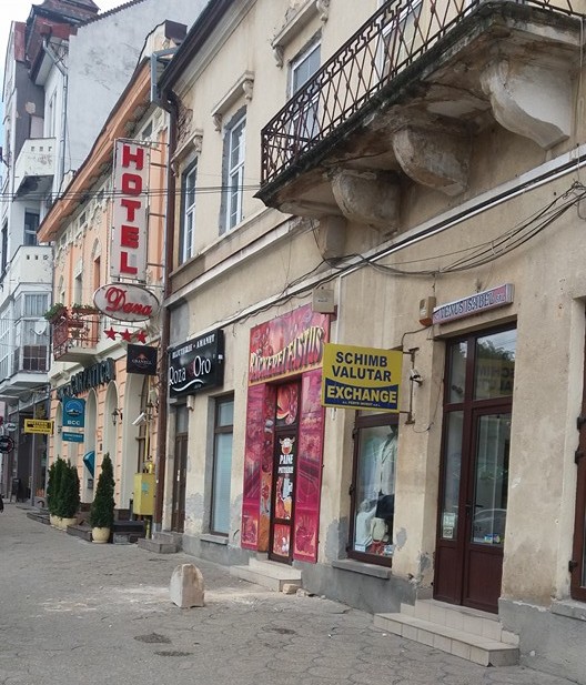 Prefectura SOMEAZĂ Primăria Satu Mare să REZOLVE clădirire pericol public din CENTRU