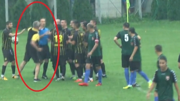 Fotbaliștii care l-au BĂTUT pe arbitrul Gheorghe Petreuș s-au ales cu dosar penal