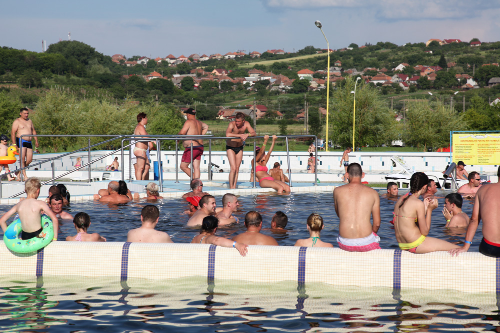 Tășnadul a pierdut exploatarea apei termale. Anchetă și demersuri pentru recâștigare