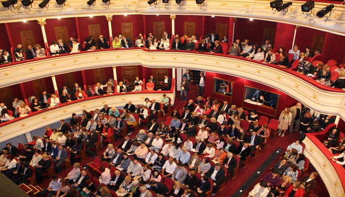 Teatrul de Nord și-a REDESCHIS porțile. Prim spectacol IMPRESIONANT (FOTOGALERIE)