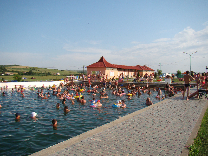 ANCHETĂ. Cum a PIERDUT Primăria Tășnad cea mai IMPORTANTĂ resursă: APA TERMALĂ