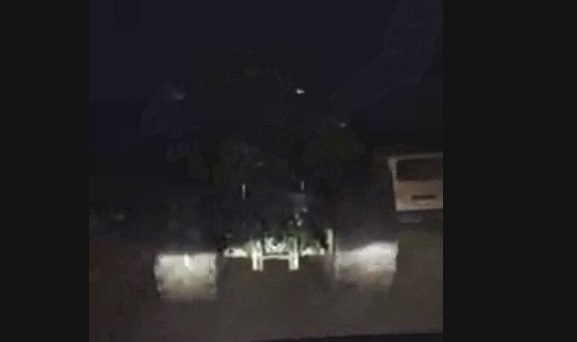 Accident GRAV evitat în ultima clipă de un sătmărean. Un tractor fără SEMNALIZARE i-a ieșit în față (VIDEO)