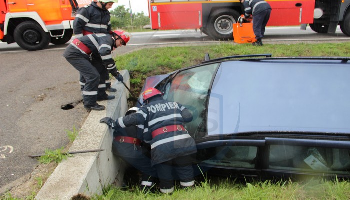 ACCIDENT rutier foarte GRAV. O FAMILIE întreagă a ajuns la Urgențe