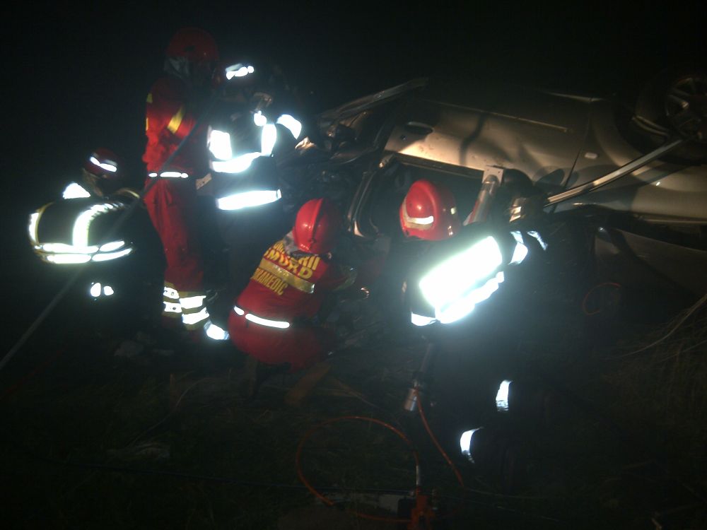 Accident MORTAL în Pișcolt! Un șofer a ADORMIT la volan și a intrat VIOLENT într-un cap de POD
