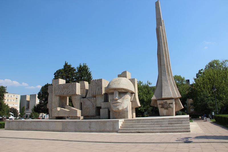 De 25 Octombrie, concurs de desene și creație de poezie pentru elevi la Carei