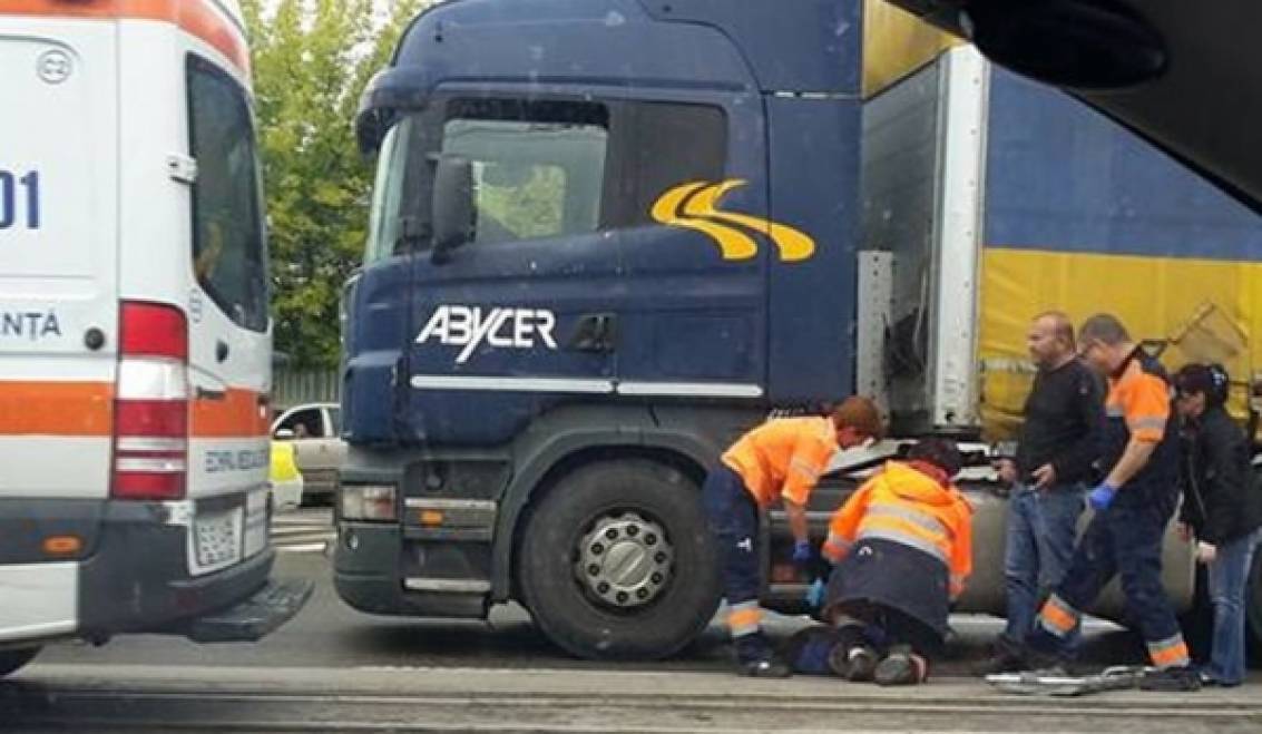 ACCIDENT foarte GRAV în Satu Mare! FEMEIE lovită de un șofer lângă o ȘCOALĂ (FOTO)