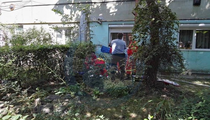 O FEMEIE s-a ARUNCAT în gol de la ETAJUL 4 în municipiul Satu Mare (FOTO&VIDEO)