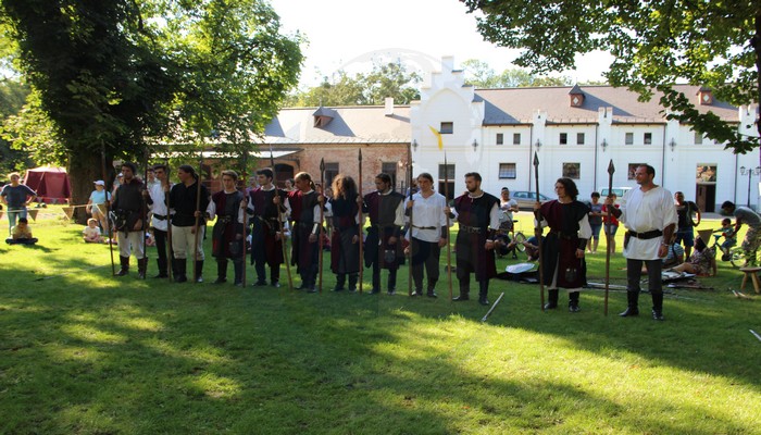 Careiul, sub ASEDIUL cavalerilor și domnițelor. Lupte, dans și voie bună! (FOTOGALERIE)