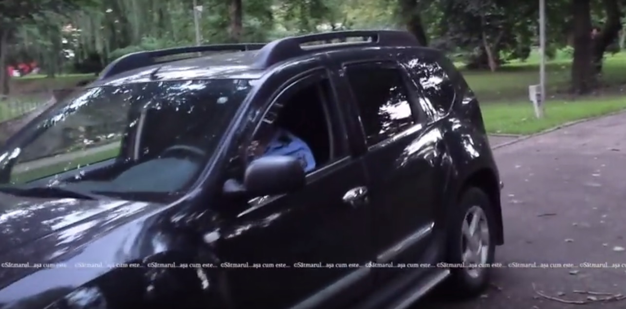 SFIDARE! Poliția Locală, cu mașina de teren prin Grădina Romei (VIDEO)