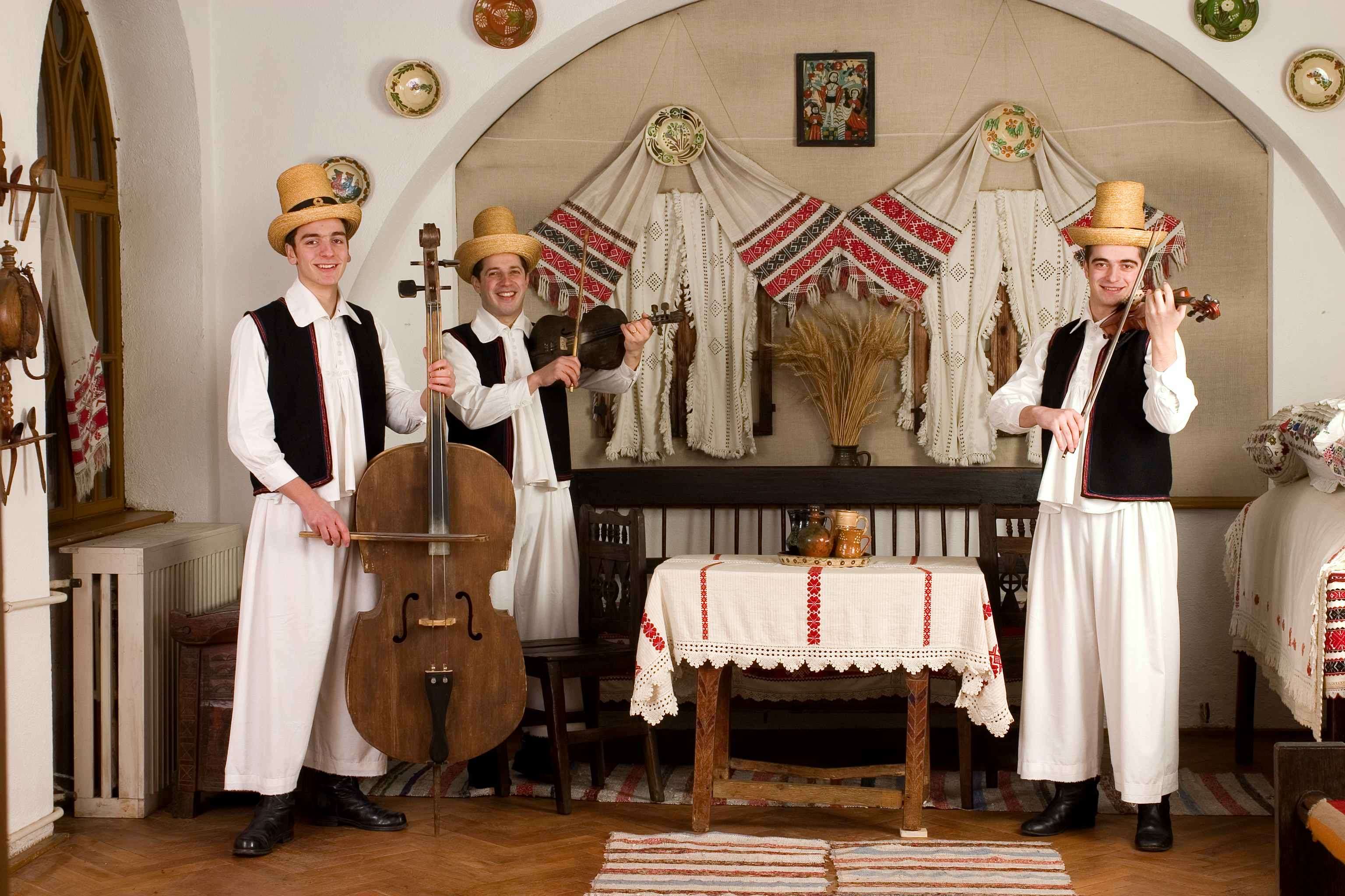 Taraful Ceatăra a împlinit 15 ani de existență! Se PREGĂTEȘTE un REGAL folcloric