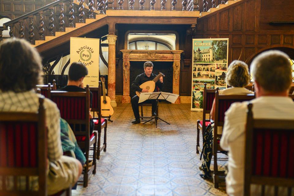 Recitalul de lăută şi chitară de excepție susţinut de Costin Soare