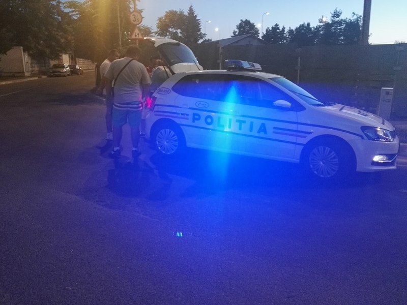 ACCIDENT rutier în CENTRUL Sătmarului! Un șofer din Ungaria a fost lăsat FĂRĂ PERMIS  (FOTOGALERIE)