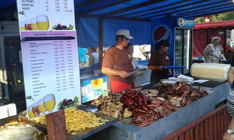 Tarabele cu mici și grătare, scoase din Centru Nou de Zilele Orașului Satu Mare