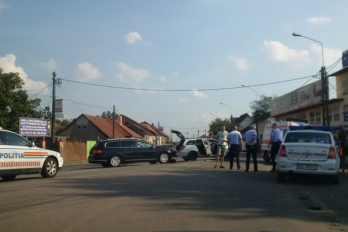 Un soț și o soție, alături de copilul de șapte luni, RĂNIȚI într-un accident rutier (FOTOGALERIE)