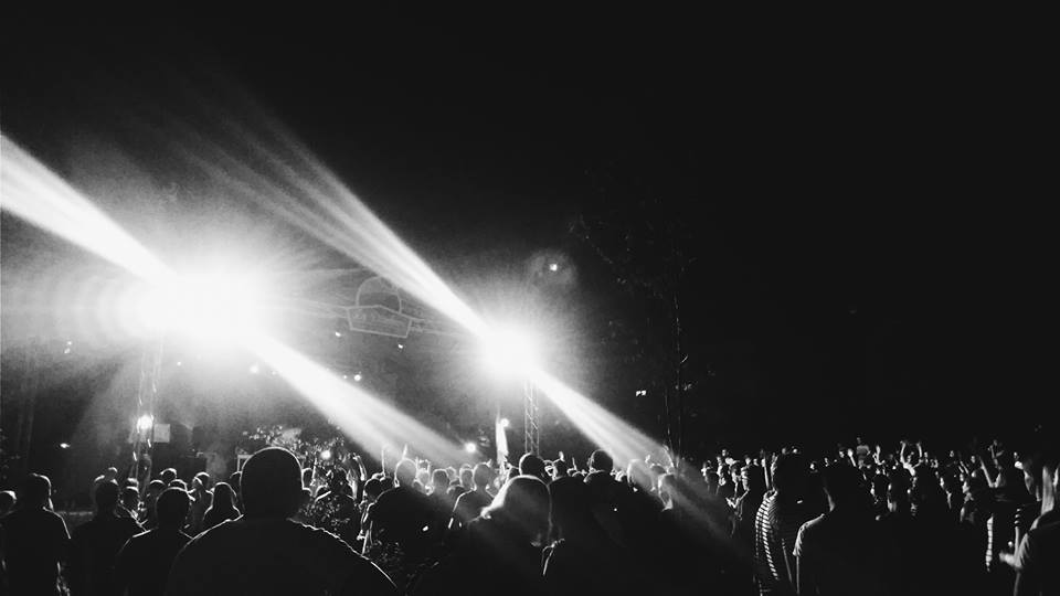 IMPRESIONANT! Ce ATMOSFERĂ de MARE festival au făcut sătmărenii La Dâmburi! (VIDEO)