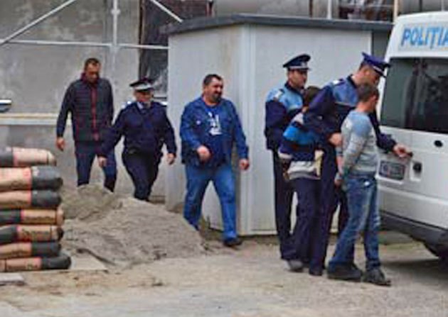 Tâlhari de mici. O gașcă de puștani l-au bătut pe un copil și i-au furat bunurile