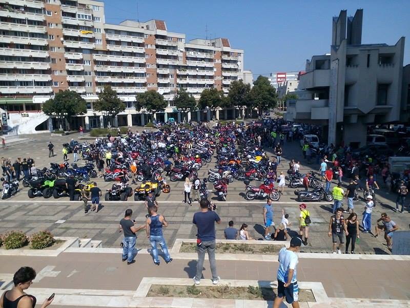 Centrul Sătmarului, INVADAT de motocicliști! SUTE de bikeri pe străzile orașului