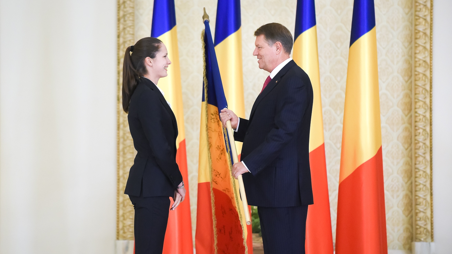 Sătmăreanca de AUR Simona Pop, DECORATĂ de președintele României! (FOTO)