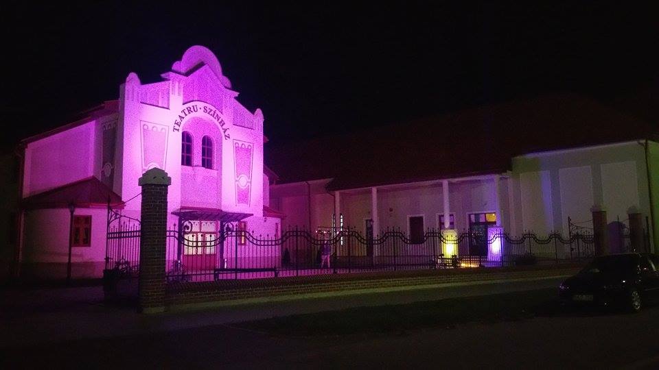 Teatrul din Carei, iluminat în memoria foștilor angajați și colaboratori