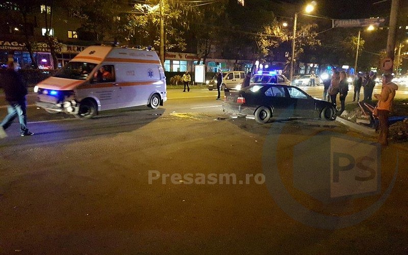 Accident pe Drumul Careiului! Tamponare FRONTALĂ între o AMBULANȚĂ și un BMW (FOTO&VIDEO)