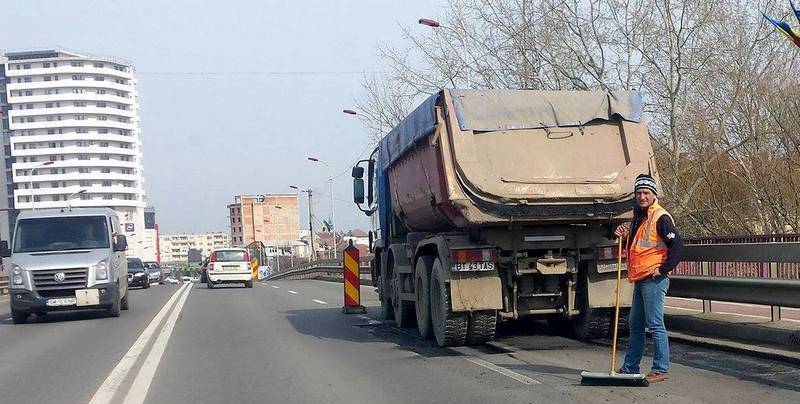 Marea ASFALTARE a Sătmarului poate începe! Contract de peste 30 de milioane de euro