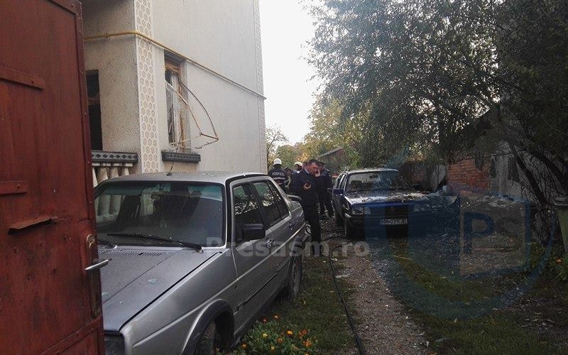 EXPLOZIE puternică la o casă din municipiul Satu Mare! VICTIMĂ și mai multe IMOBILE afectate (FOTO&VIDEO)