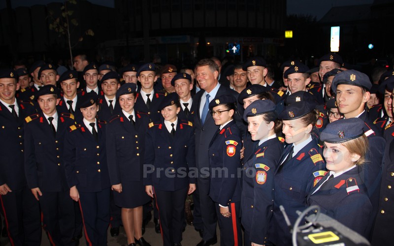 Klaus Iohannis a făcut ”baie de mulțime” la Satu Mare (FOTOGALERIE)