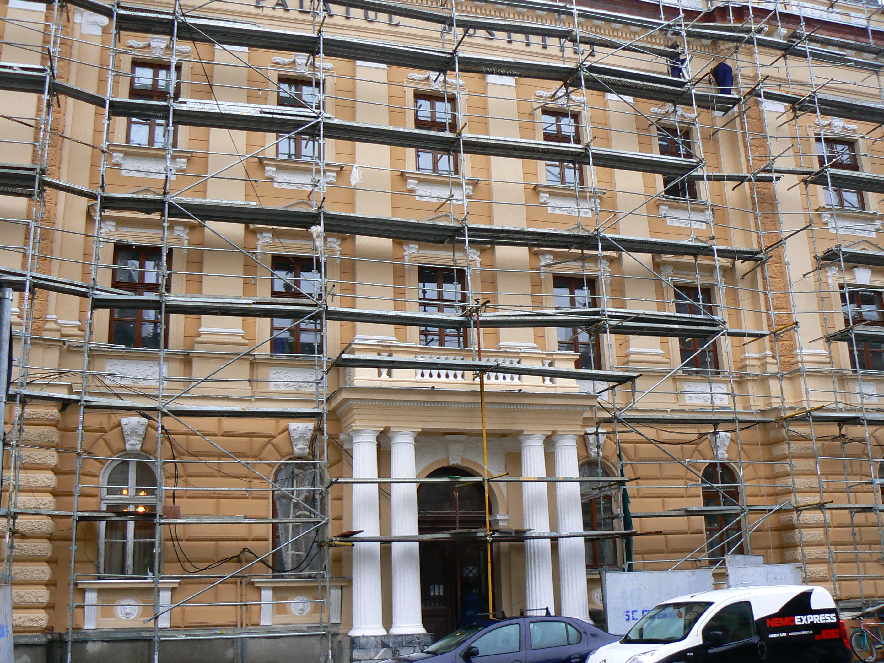 INEDIT! PROTEST în stradă al AVOCAȚILOR față de JUDECĂTORII din Satu Mare