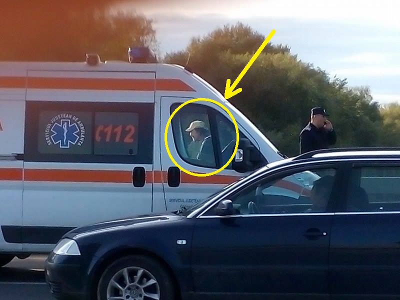 Un bărbat a încercat să SARĂ de pe Podul Golescu. Oprit la TIMP de jandarmi (FOTOGALERIE)