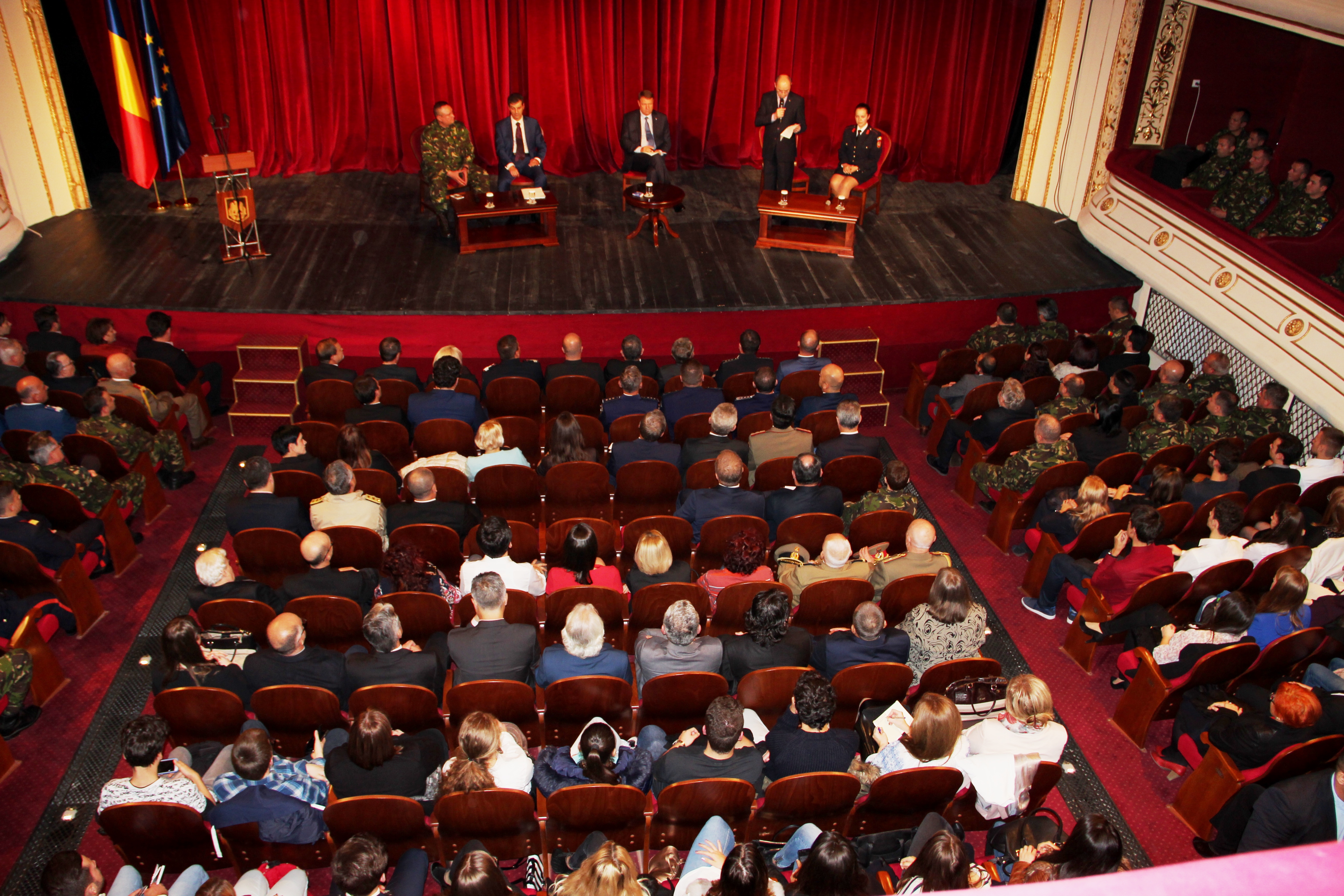 Elevi din Carei s-au întâlnit la o masă rotundă cu președintele României, Klaus Iohannis