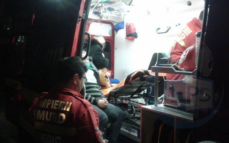 Incendiu pe Ostrovului. 40 de persoane evacuate, două au ajuns la spital