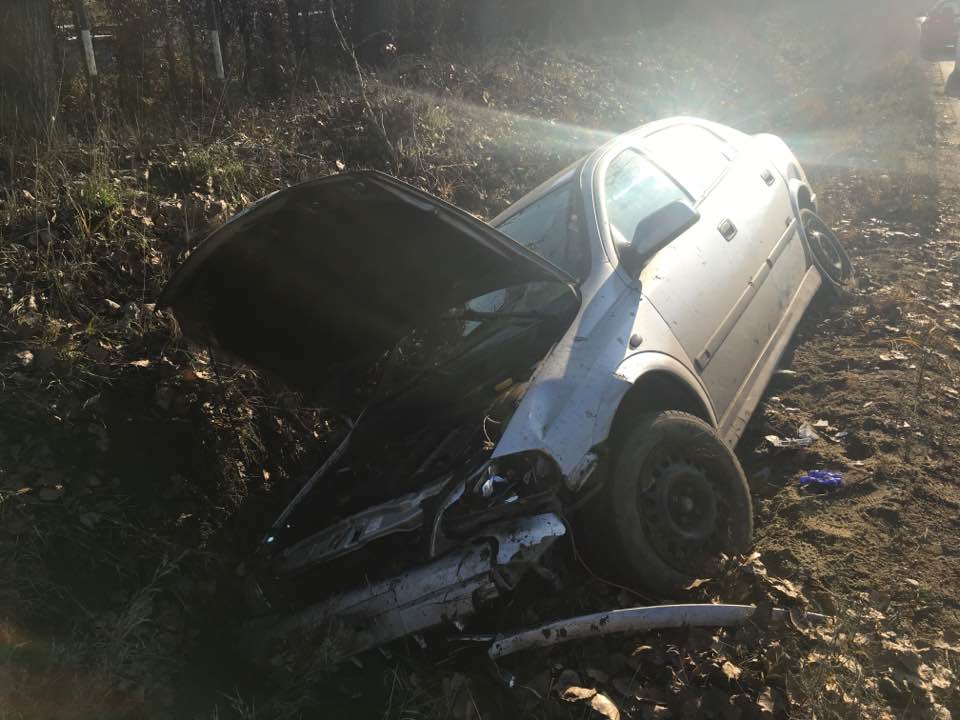 Accident foarte grav în Satu Mare. Coliziune frontală între două mașini, doi răniți