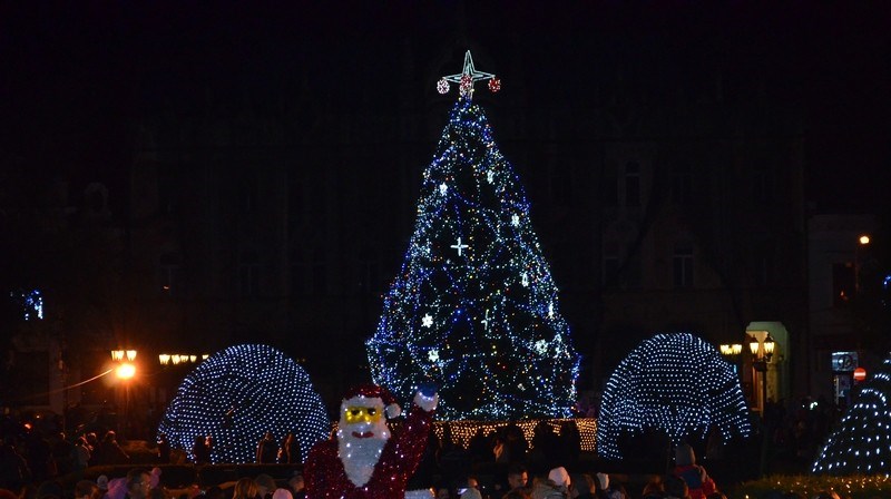 O LUNĂ de concerte de CRĂCIUN la Satu Mare. Programul COMPLET al Târgului de Crăciun