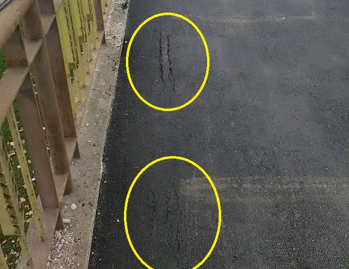 Noi lucrări de toată JENA?! Crăpături în trotuarul ”ASFALTAT” de pe Podul Decebal (FOTO)