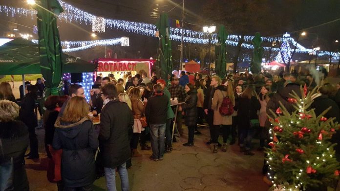 Ce GEST! ZECI de tineri au strâns BANI pentru Spitalul Județean