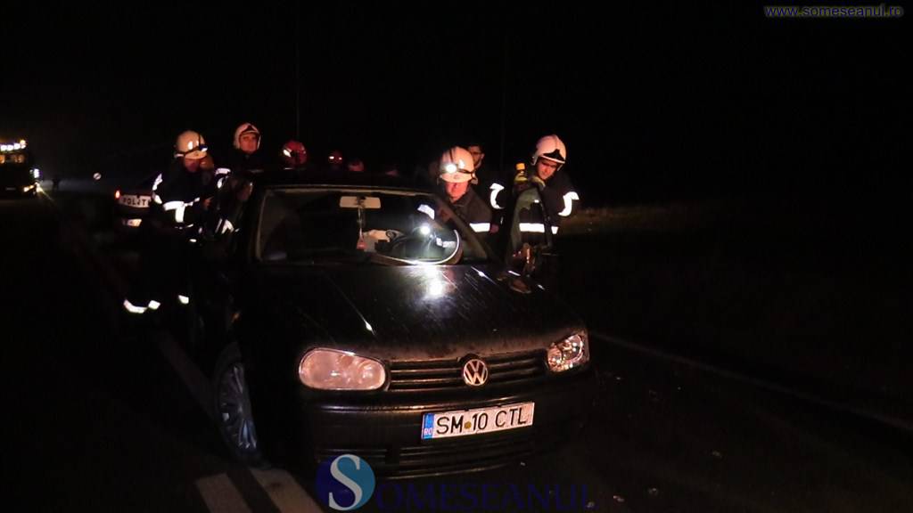 O mașină plină cu sătmăreni, implicată într-un accident rutier (FOTO)