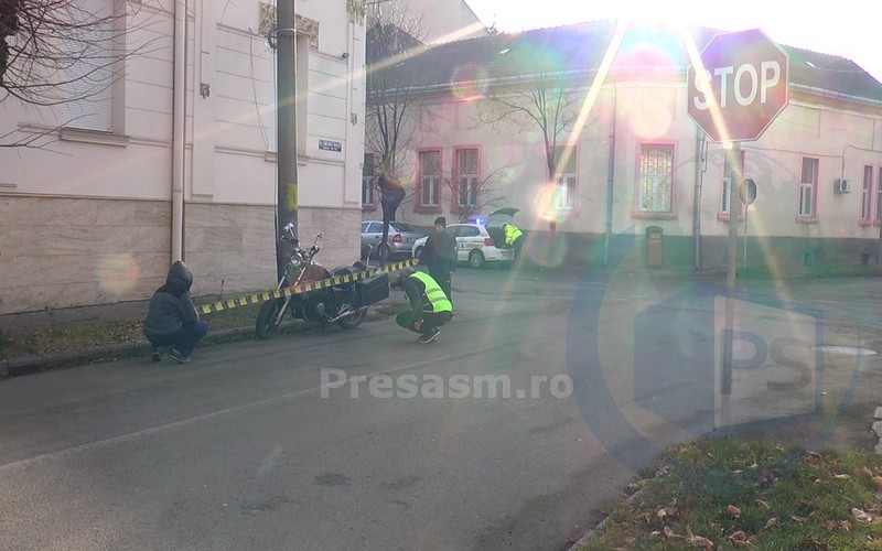 Motociclist LOVIT de o autoutilitară în municipiul Satu Mare (FOTOGALERIE)
