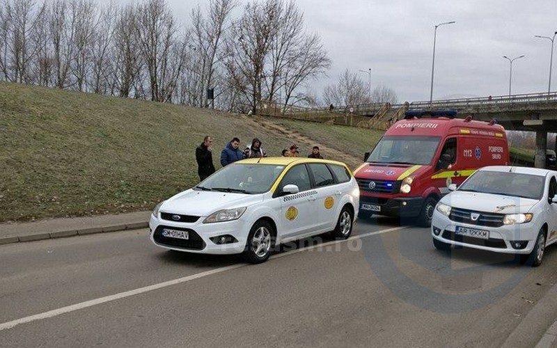 Accident în municipiul Satu Mare. PIETON lovit de un TAXIMETRU (FOTO&VIDEO)