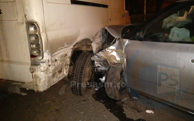 Accident în LANȚ în municipiul Satu Mare. CINCI mașini AVARIATE și o victimă (FOTO&VIDEO)