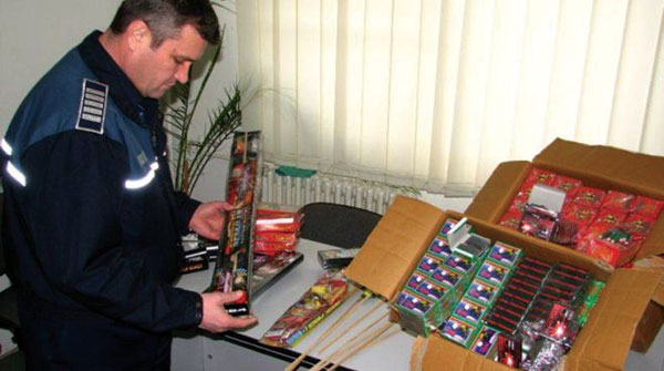 Cinci sătmăreni s-au ales cu dosare penale din cauza artificiilor și petardelor. Au fost prinși de polițiști