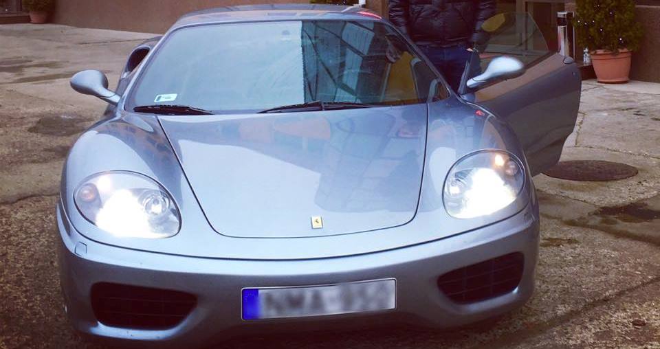 Ce CADOU a primit un sătmărean de Crăciun: un FERRARI F 360 (FOTO)