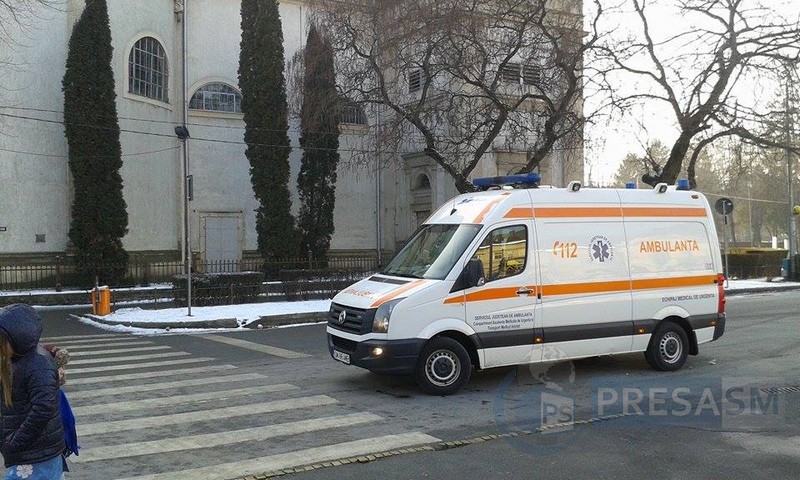 Accident la Casa de Modă în centrul Sătmarului. Liber la stânga, liber spre accidente (FOTO)